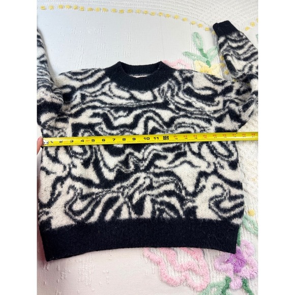 SO Goods For Life Zebra Print Pullover Sweater Women's Large Knit Cozy - Picture 4 of 9